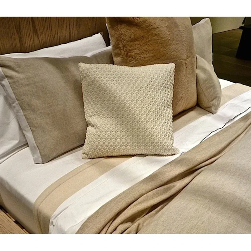 Set 2 Cream Calvin Klein Luxury‎ Bedding Throw Pillows Knit Textured Ivory Beige
